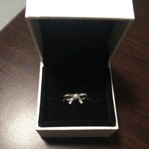 Pandora pearl bow ring with ring box